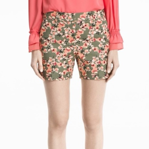 White House Black Market Floral Coastal 5” Shorts | Sage & Coral | size 0 - Picture 3 of 8
